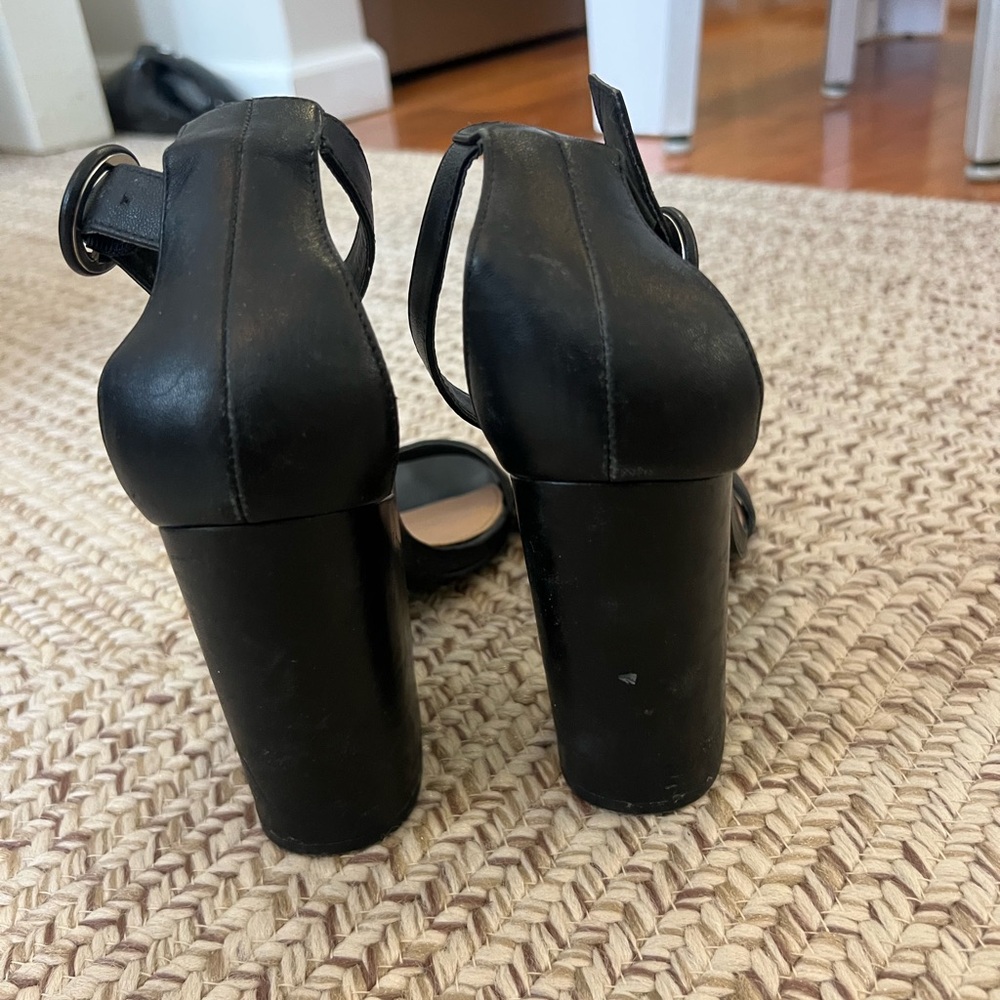 Steve Madden Staple Black Heels - Picture 5 of 6